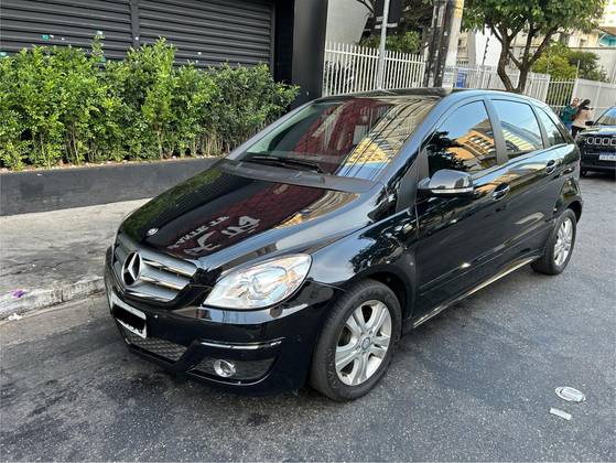 MERCEDES-BENZ B 180 1.7 8V GASOLINA 4P AUTOMÁTICO